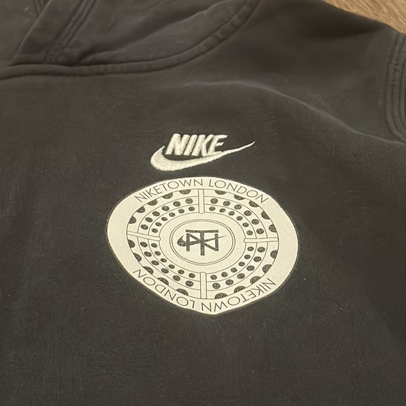 Nike Kid’s London Sweatshirt - Size Large - Picture 2 of 4